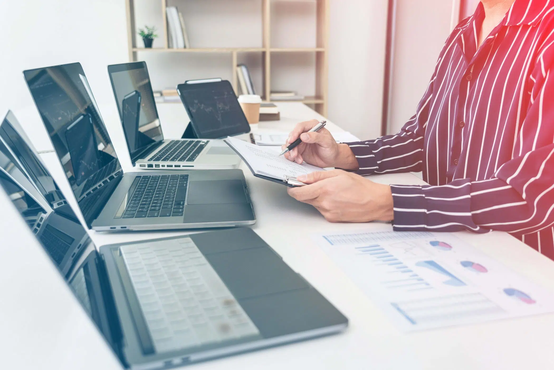 IT Business Person Struggling to Manage SIMs From Multiple Networks