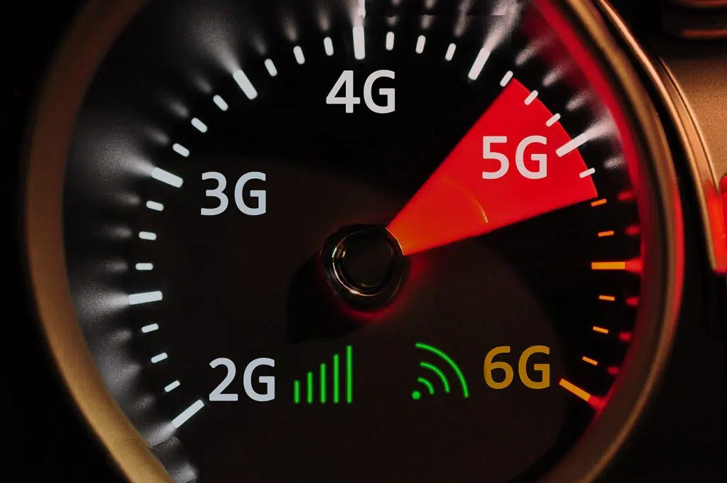 4G↔5G in der Praxis: Was CSL Multi-Netzwerk-IoT-SIM-Karten für Fahrzeuge, Krankenhäuser und Gebäude bedeuten