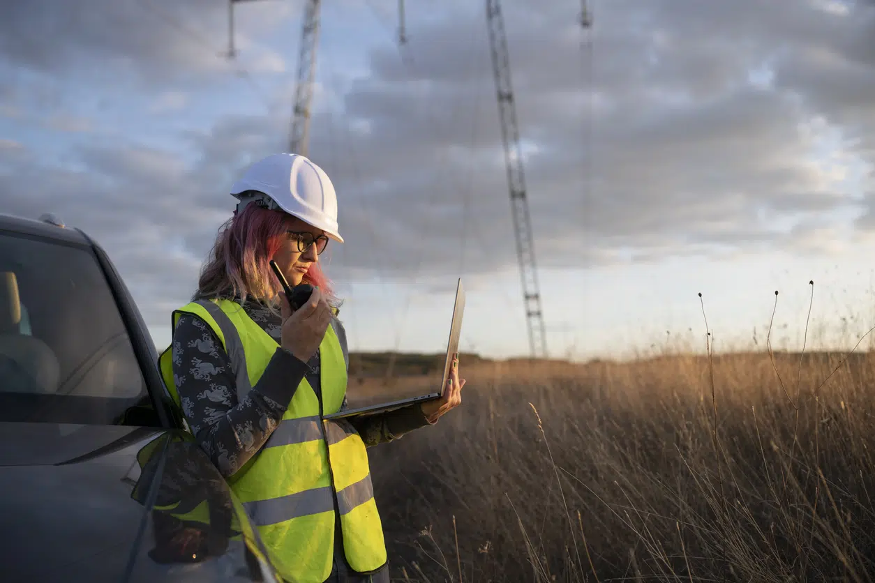 Field engineer testing mobile